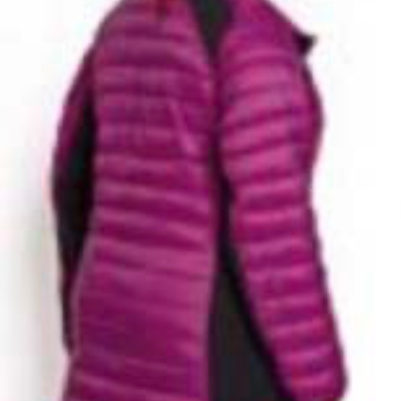 COAT, QUILTED, BERRY & BLACK, SZ 4X, 2 WAY FRONT ZIP, HIDDEN HOOD, ZIP POCKETS, - Picture 4 of 5